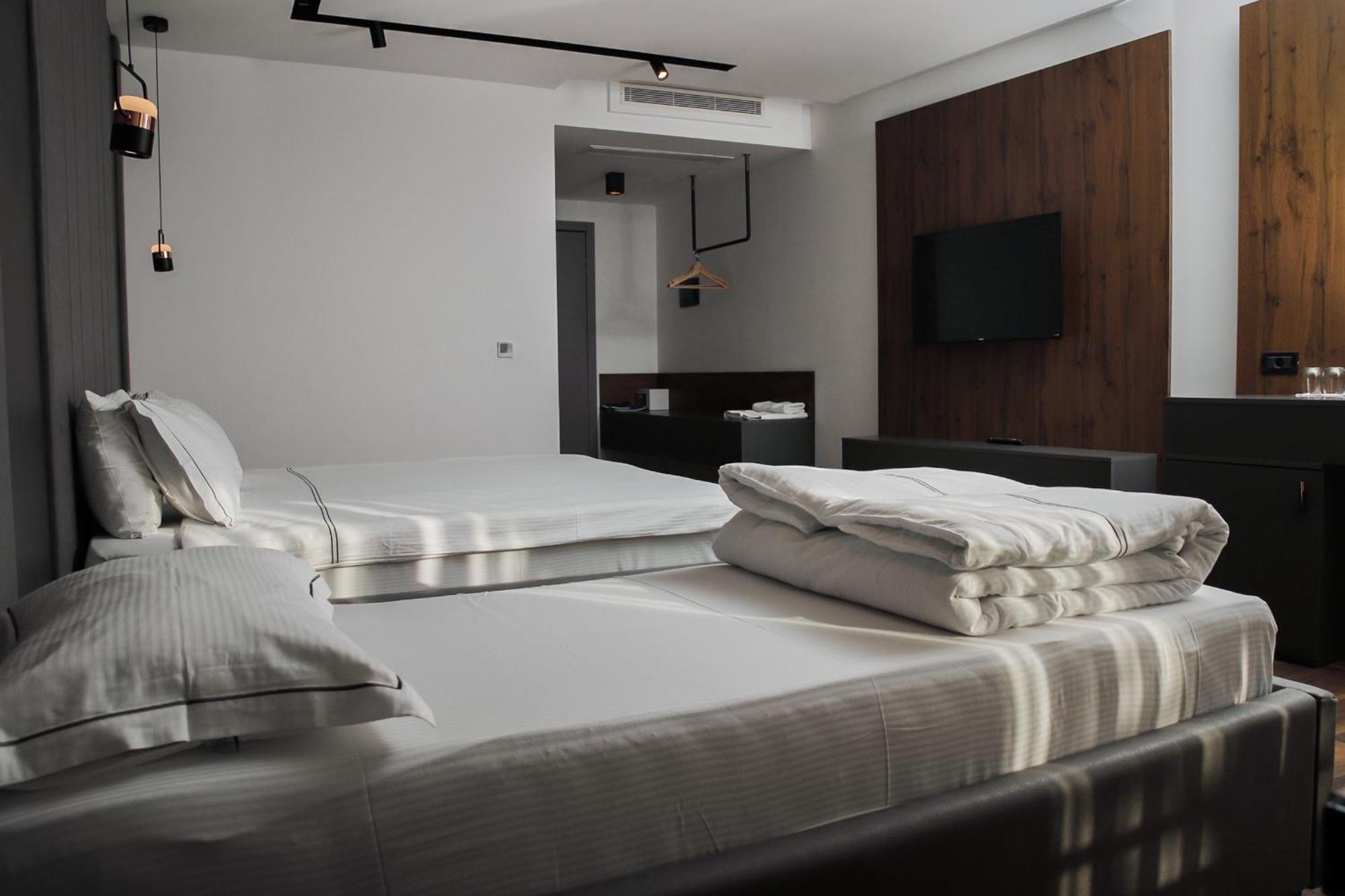 Triumf Hotel Prizren Ngoại thất bức ảnh